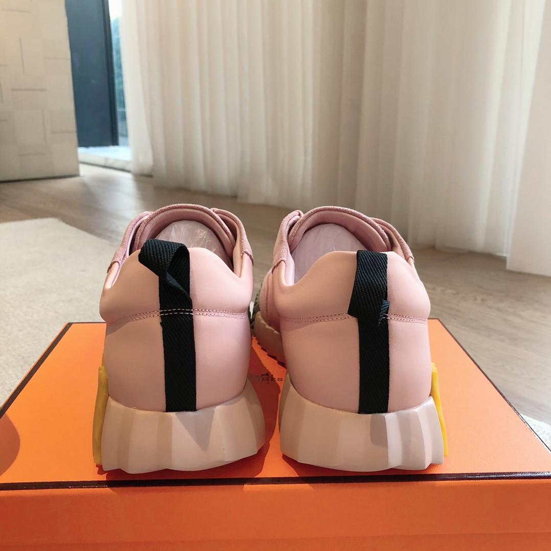 ua H**me5 bouncing sneaker