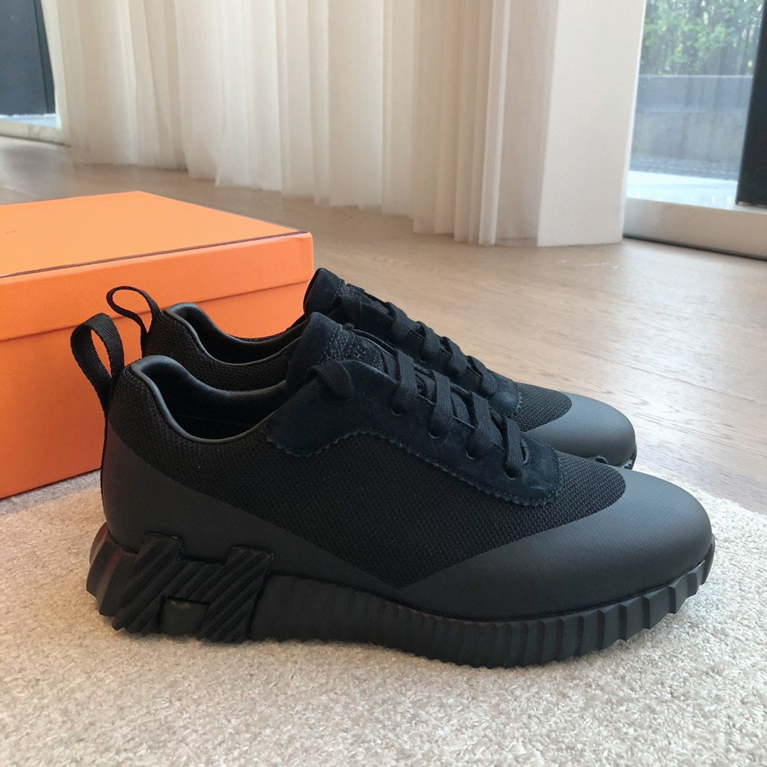 ua H**me5 bouncing sneaker