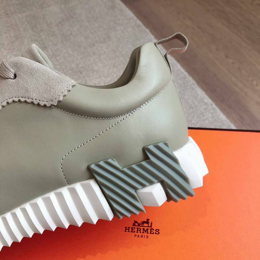 ua H**me5 bouncing sneaker