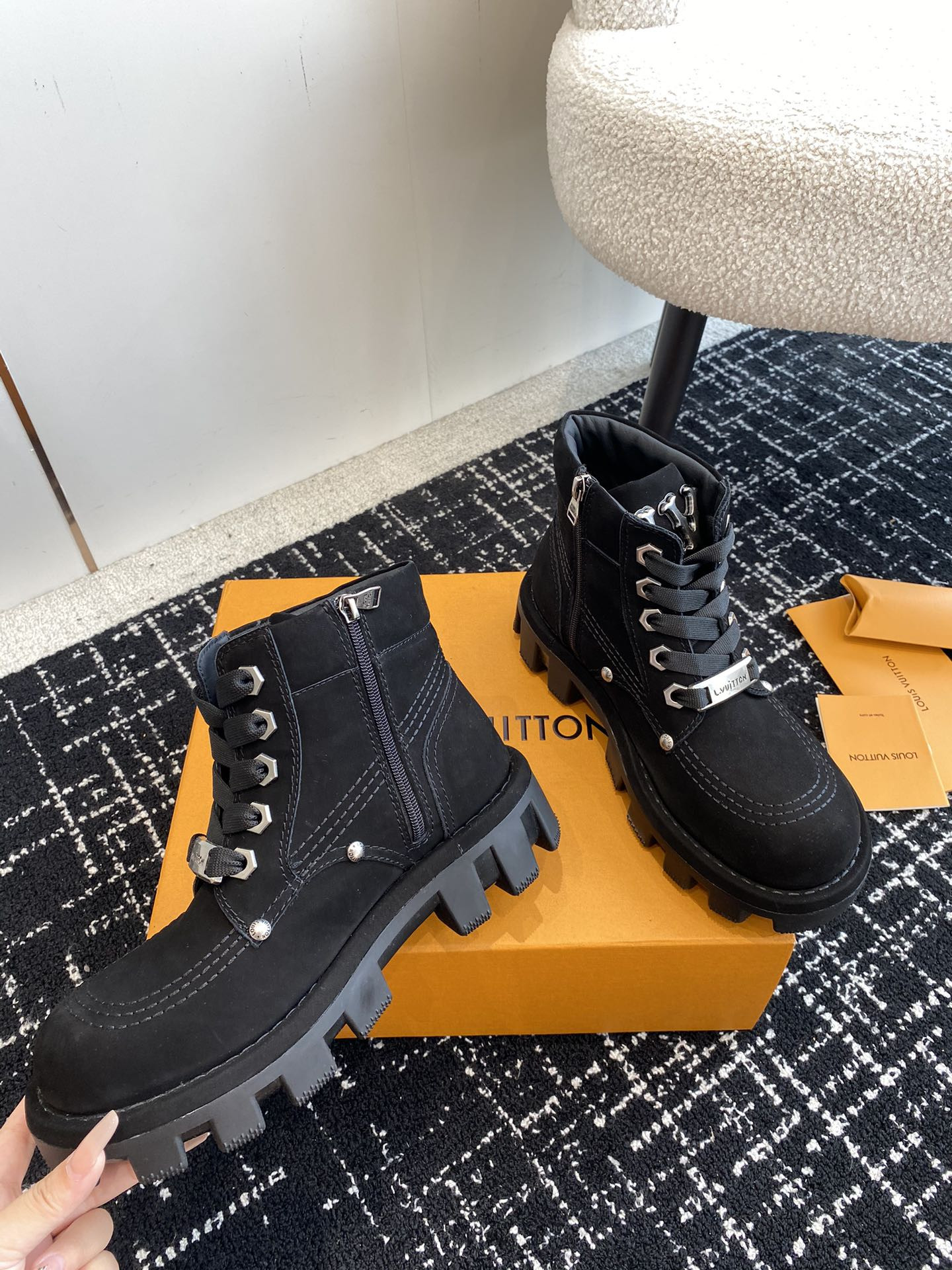UA LV Boot