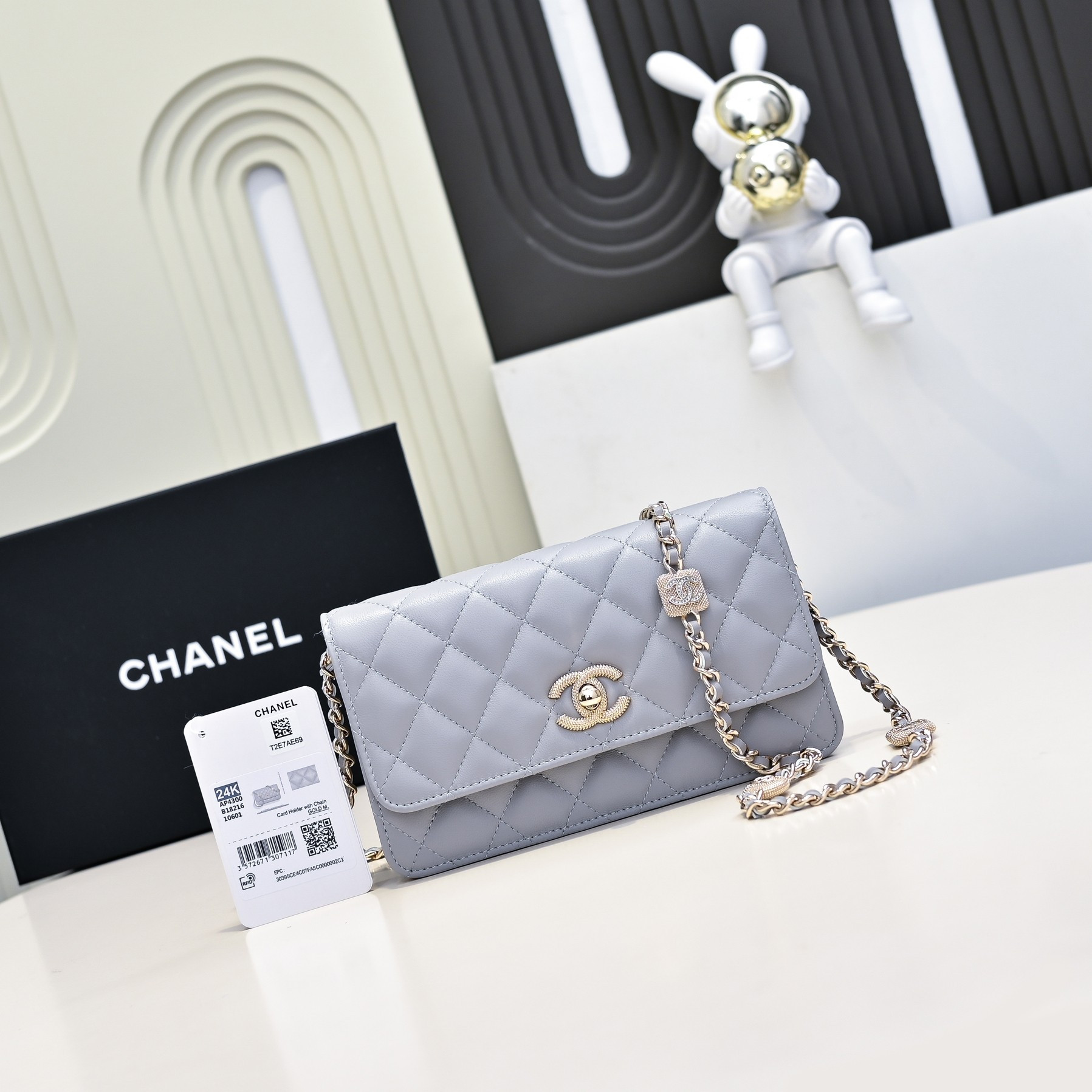Ch*el clutch with chain 11x18.5x6cm