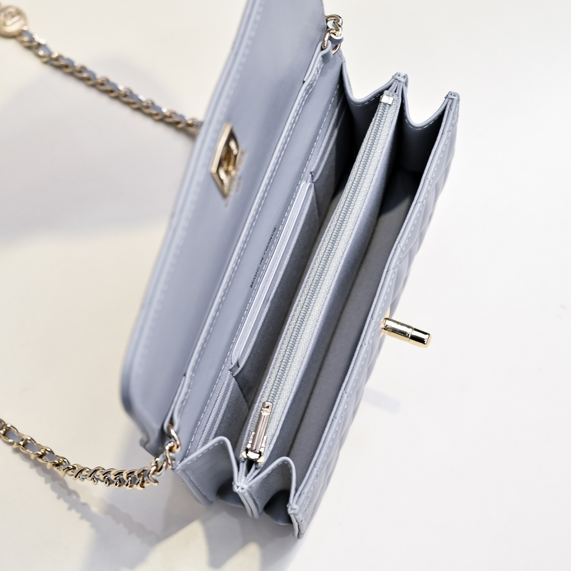 Ch*el clutch with chain 11x18.5x6cm