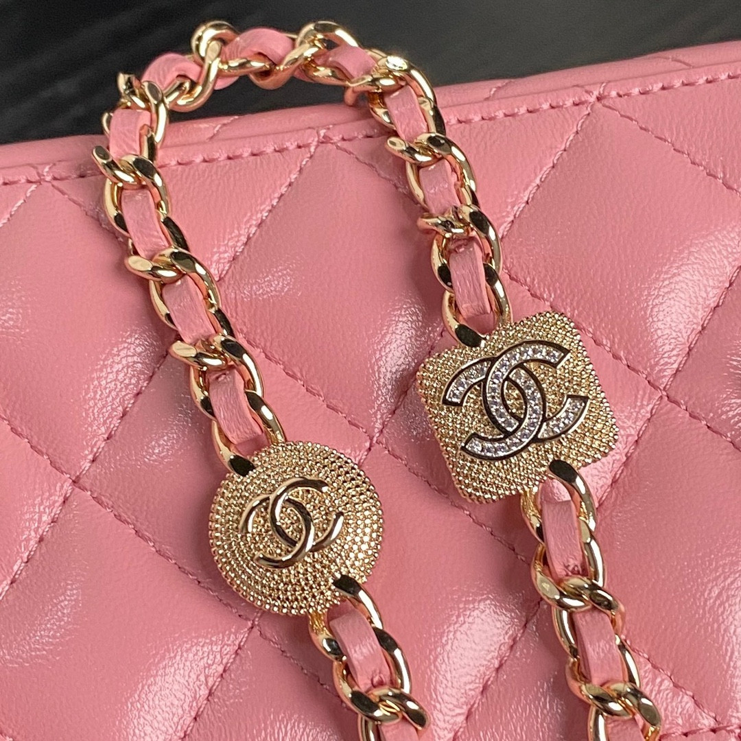 Ch*el vanity with chain 9.5x17x8cm