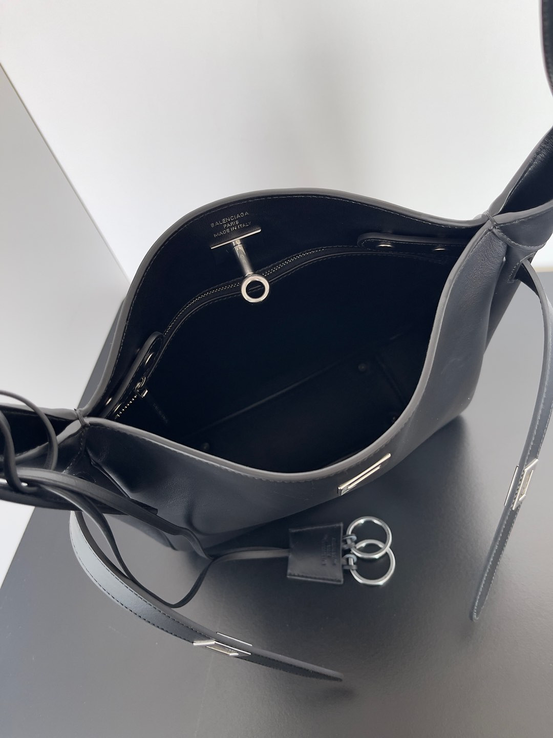 Ba*len*cia*ga bel air hobo 26.9×25.9×9.9cm 811018m