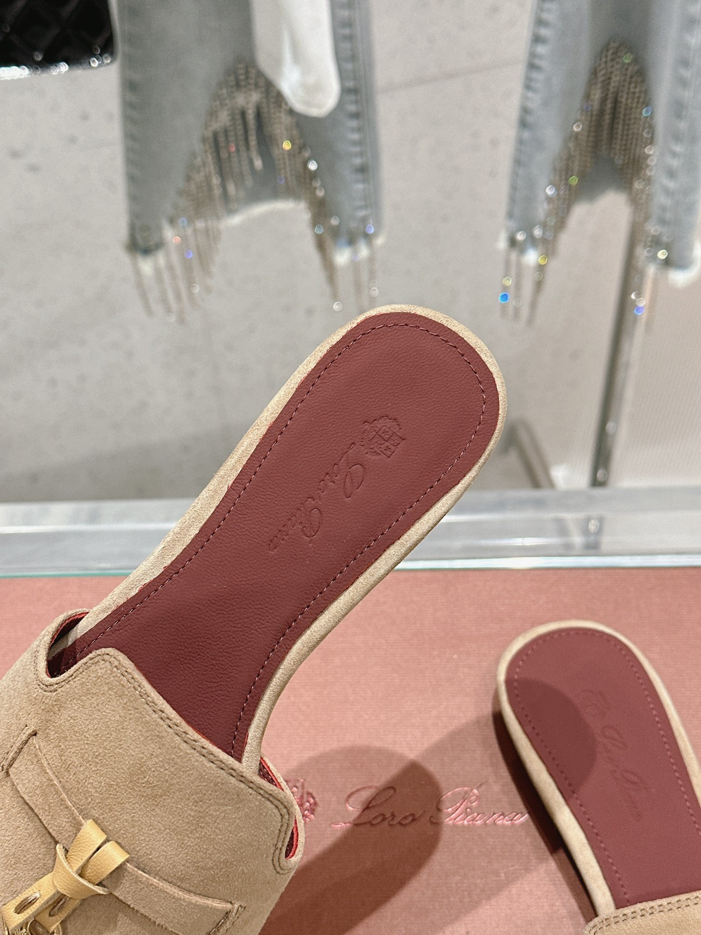 ua L**o p*ana summer charms sandal