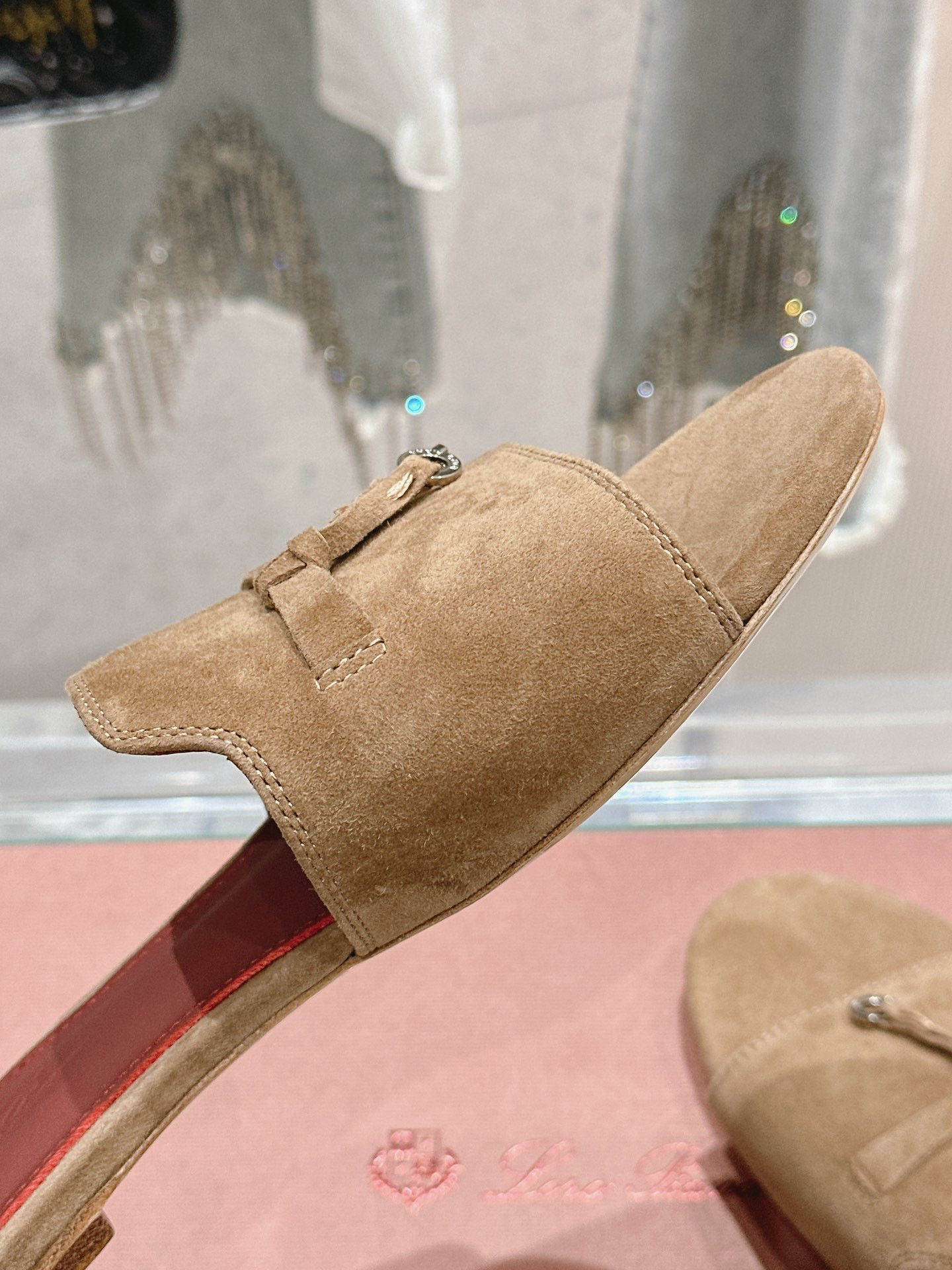 ua L**o p*ana summer charms sandal