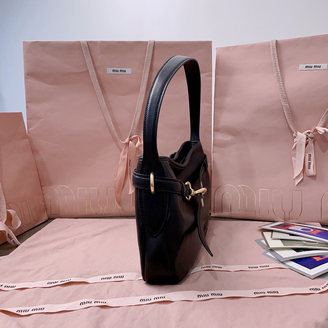 Miu Miu Aventure nappa leather bag 5BC182 33X19X5cm