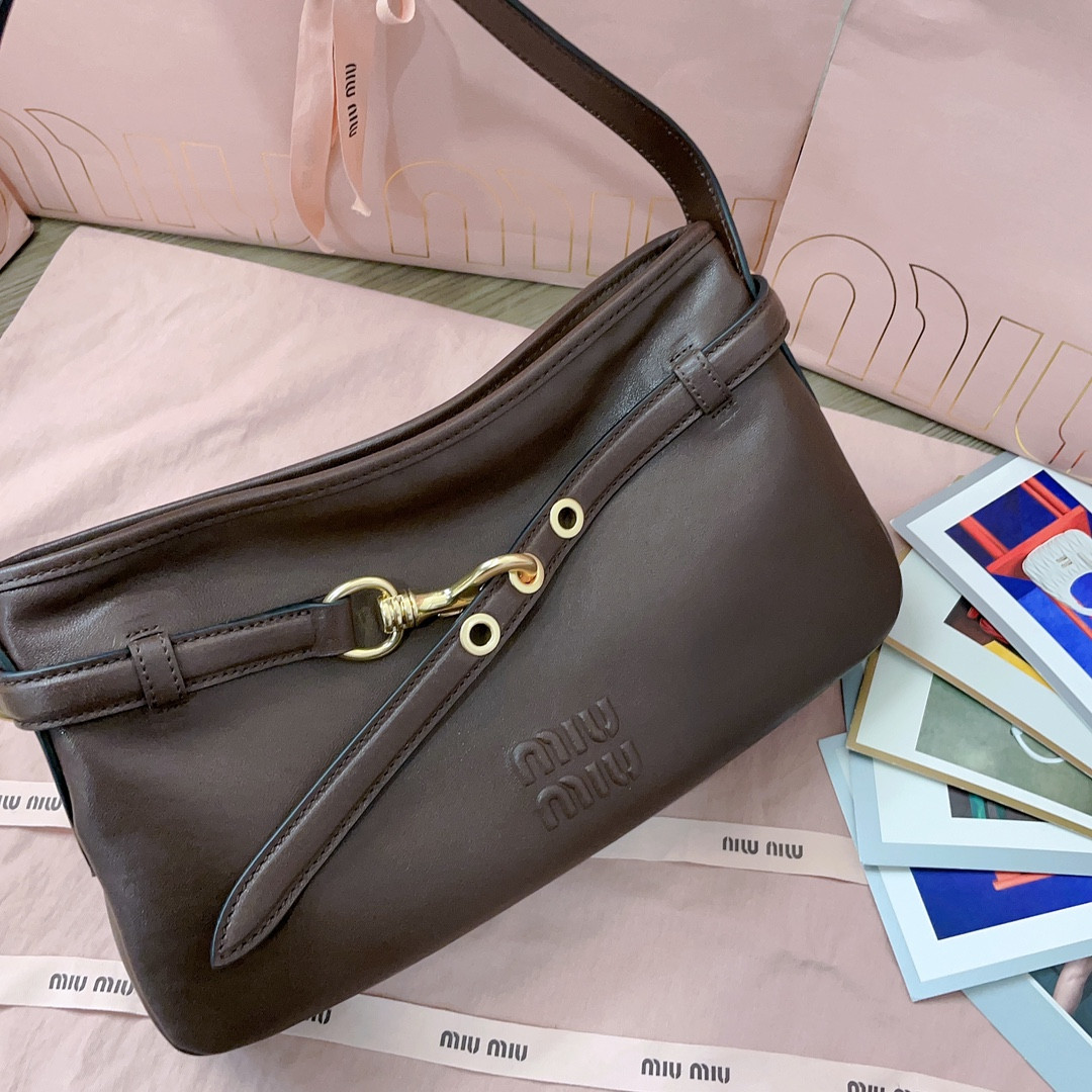Miu Miu Aventure nappa leather bag 5BC182 33X19X5cm