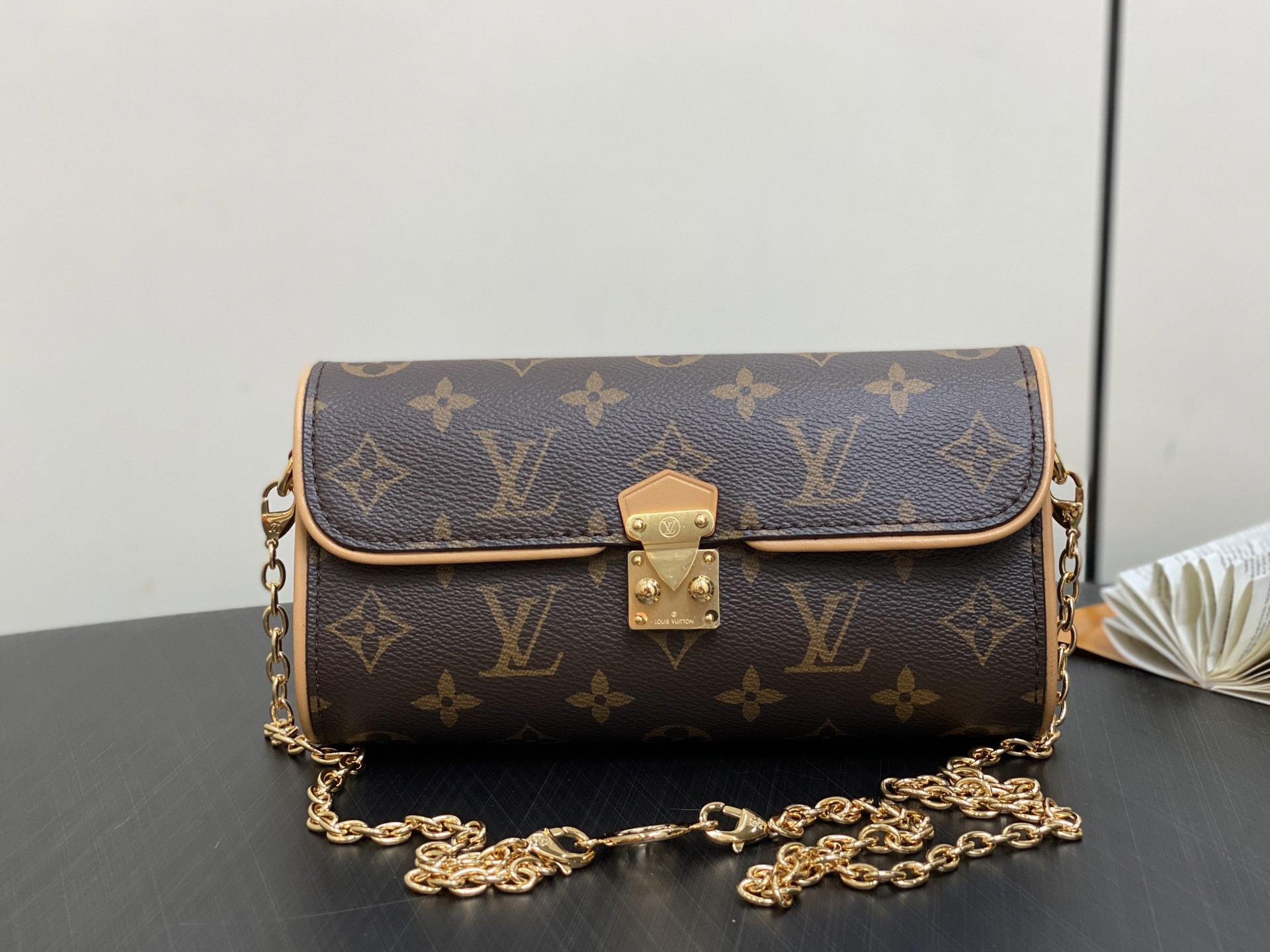 LV Pochette Camille M13566 20.5 x 11x6CM