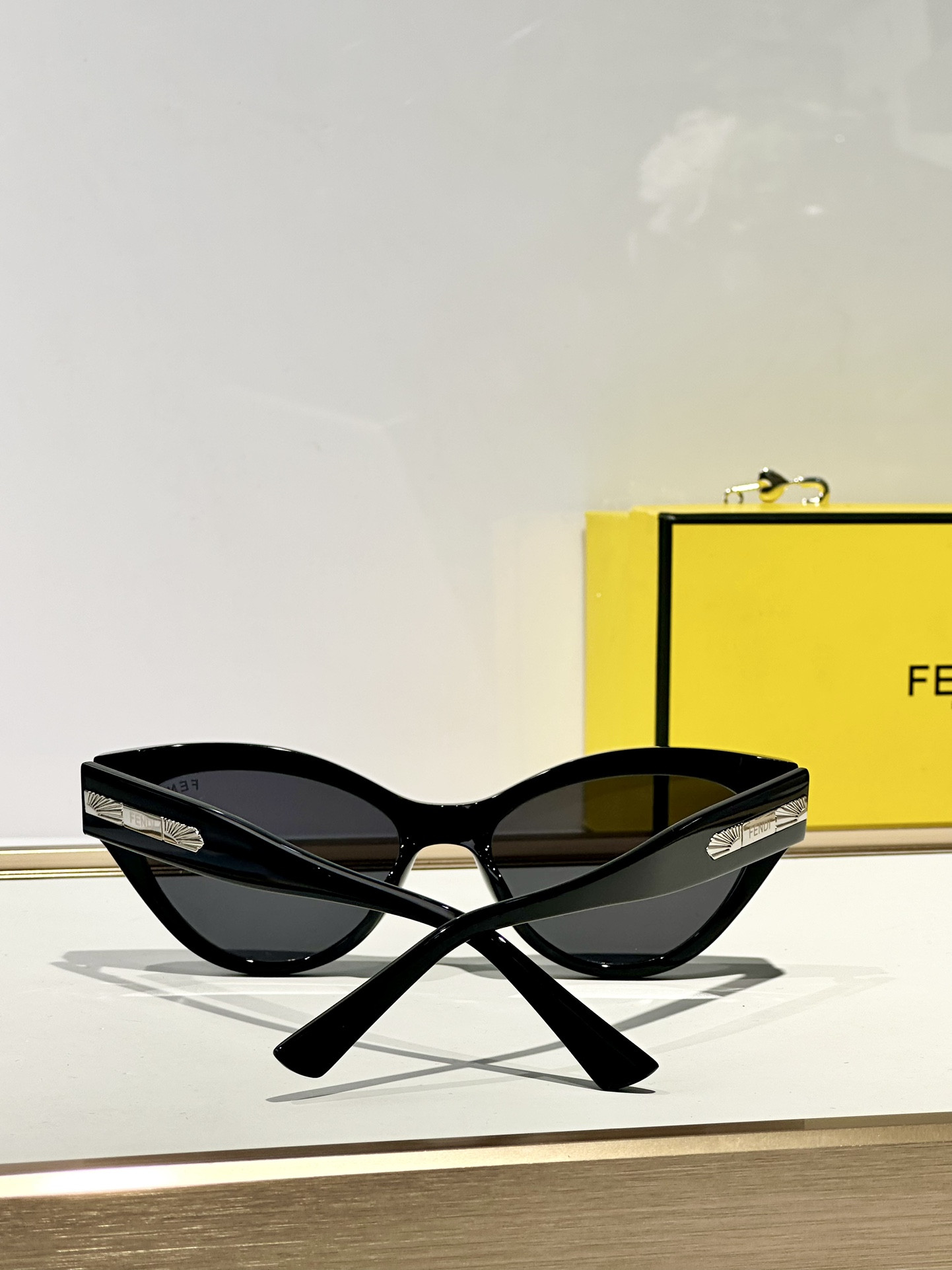 F**di glasses fe40164u 54-18-148