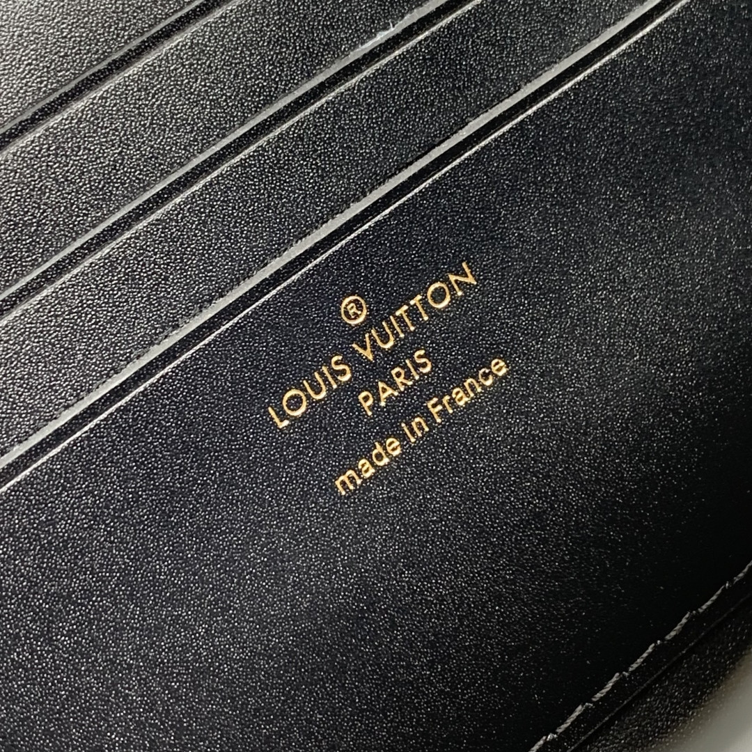LV Wallet on Chain Capucines M12143 23 x 12 x 4 cm