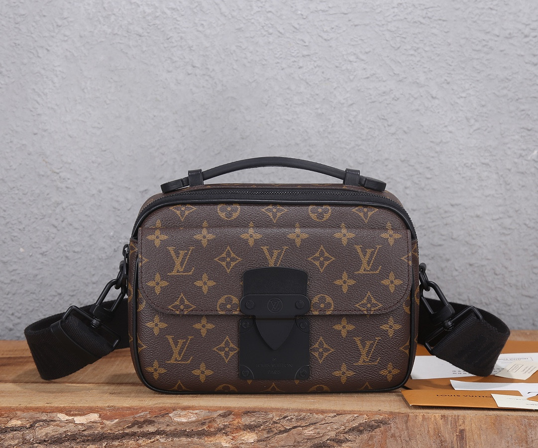 LV S Lock Messenger M45806 22x18x8cm