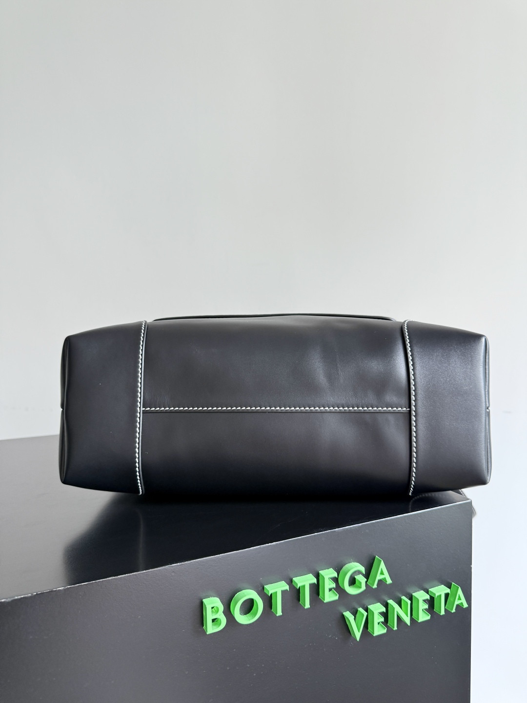 bo*te*ga Ve*ne*ta medium andiamo messenger 37x26x13cm