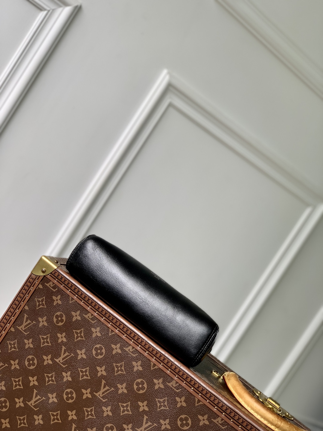 LV Pochette Vibe M14544 25x10x7.5cm