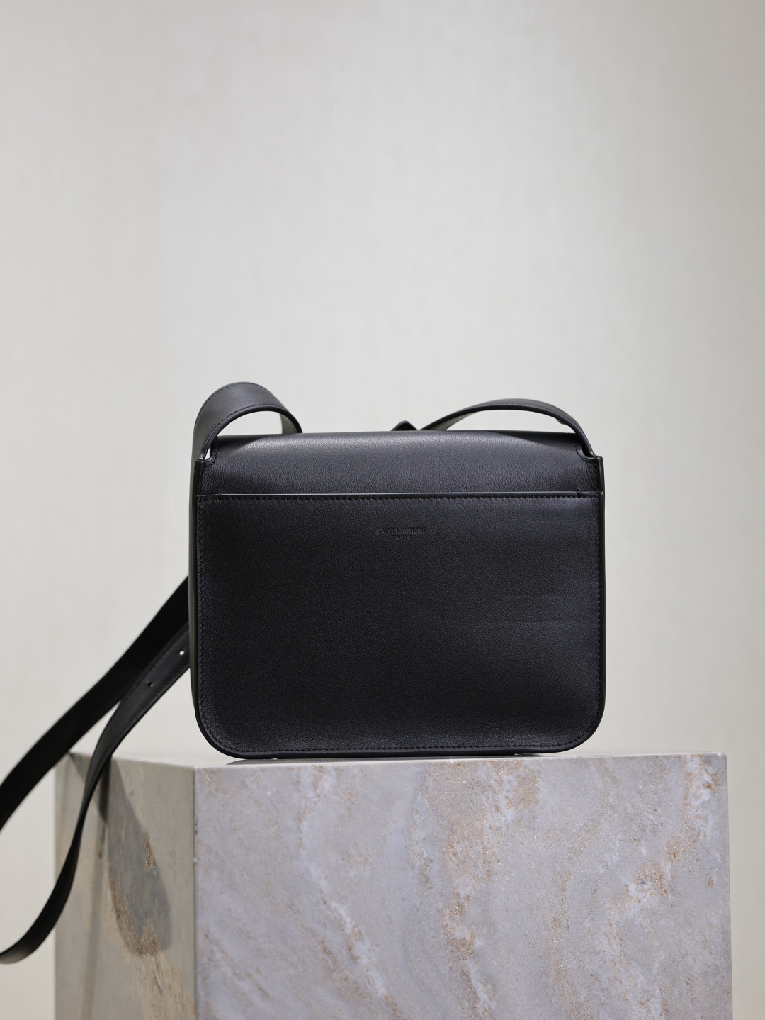 y*l Sa**t Lau*nt niki small satchel in smooth leather 21x16x5cm