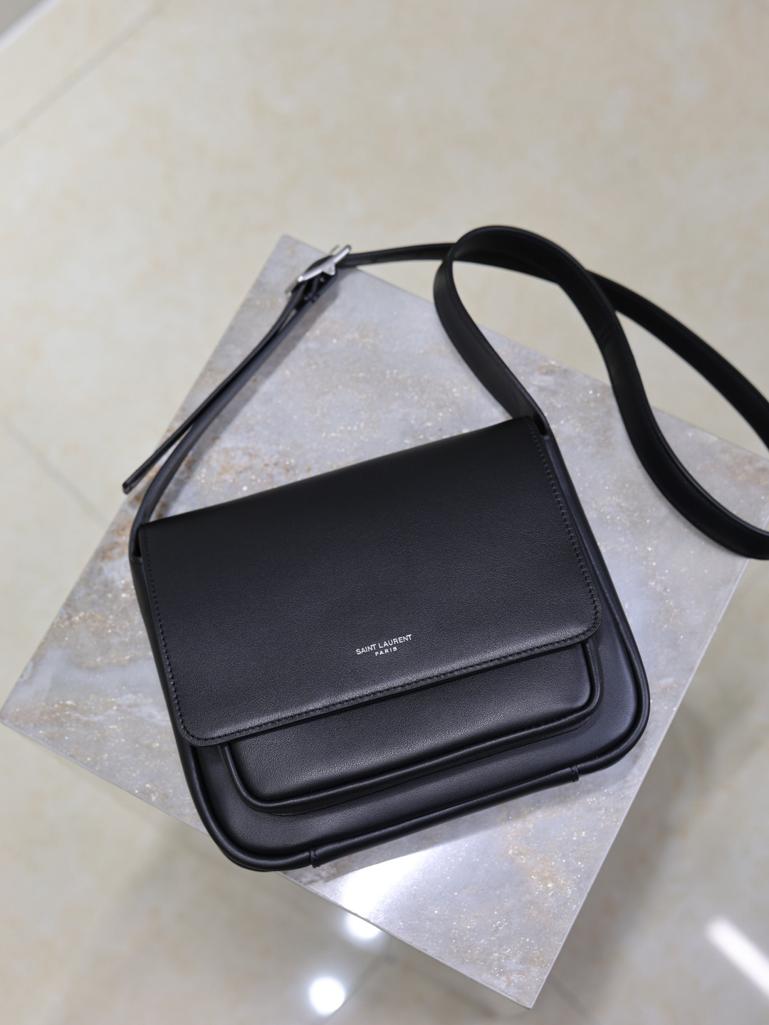 y*l Sa**t Lau*nt niki small satchel in smooth leather 21x16x5cm