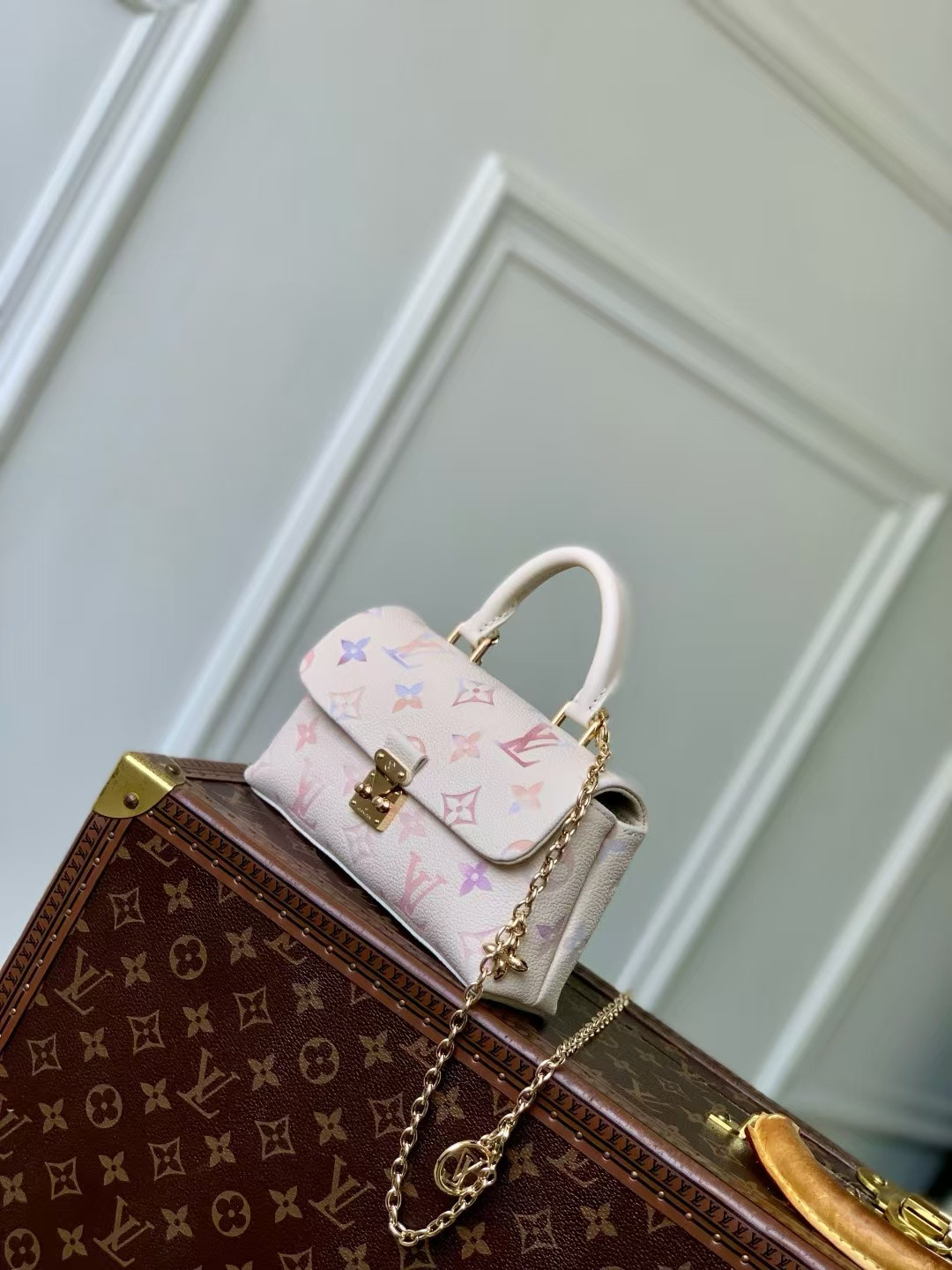LV Nano Madeleine M25596 21x12.5x6cm