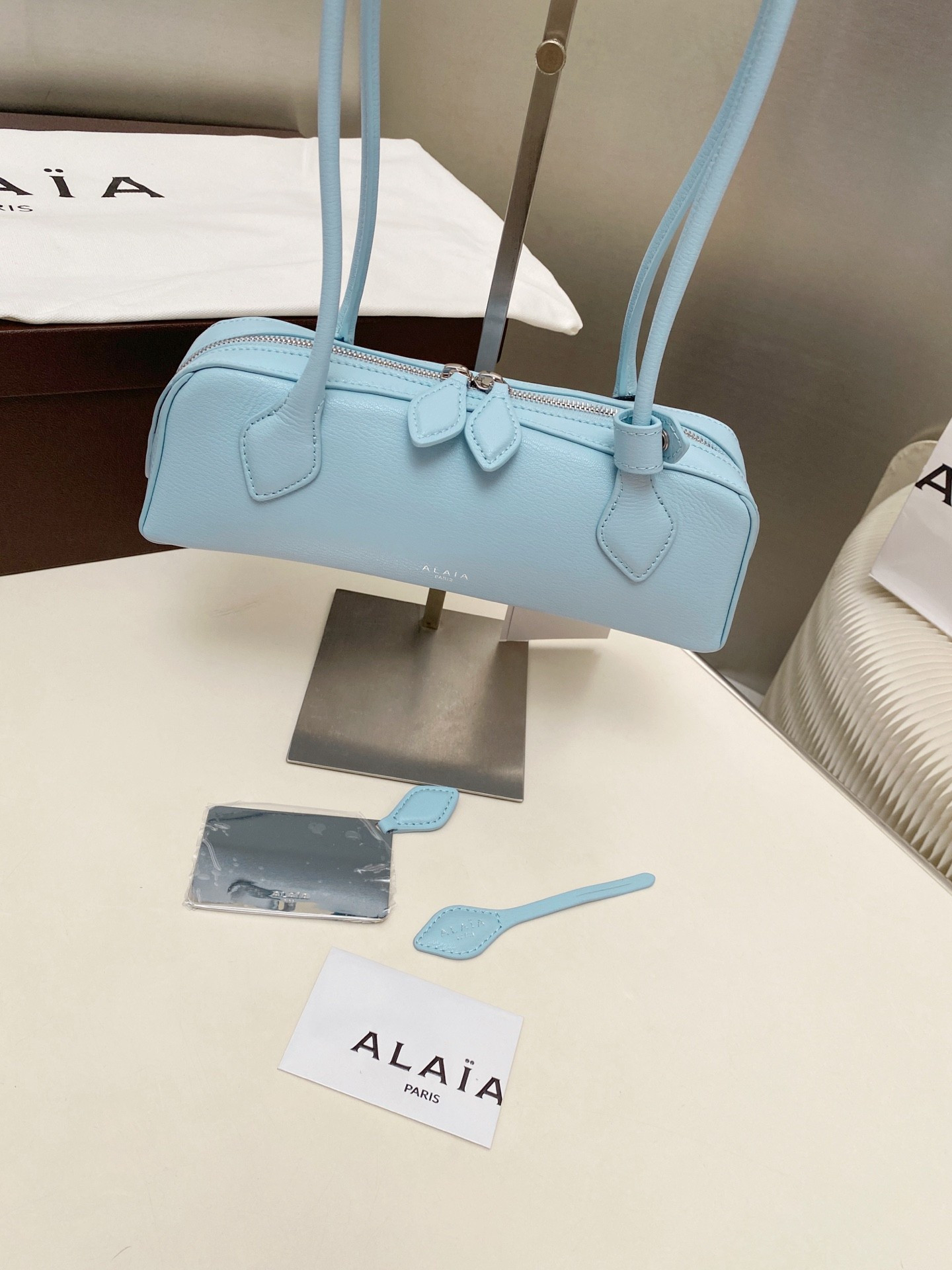 ALAÏA LE TECKEL SMALL BAG 27x9x8cm