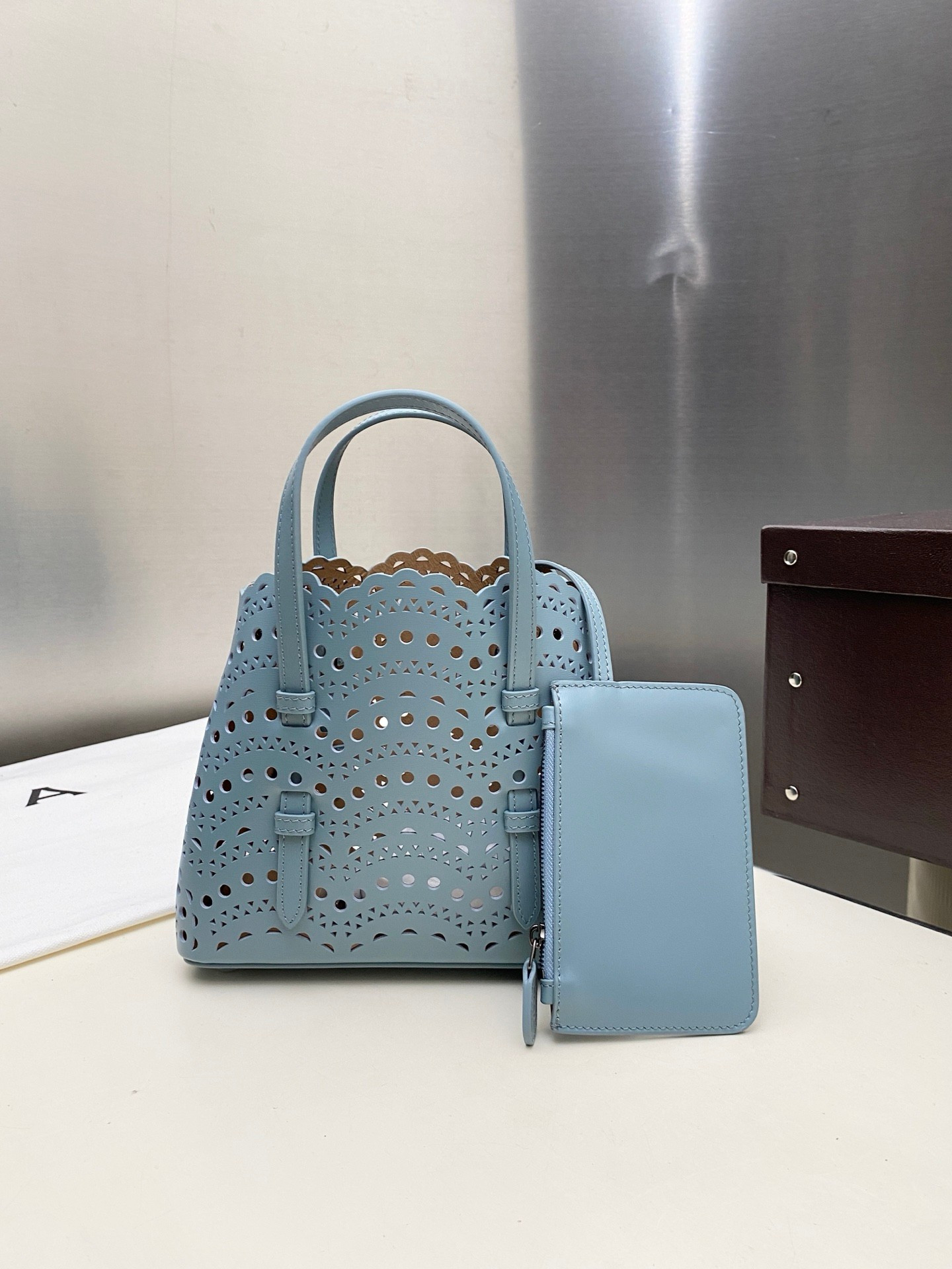 ALAÏA Mina 20 bag In Vienne Wave 20x17x10cm