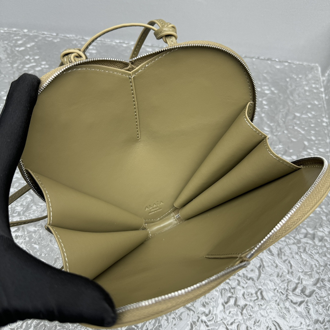 ALAÏA Le Coeur Heart Bag 18.5x20.5x5cm