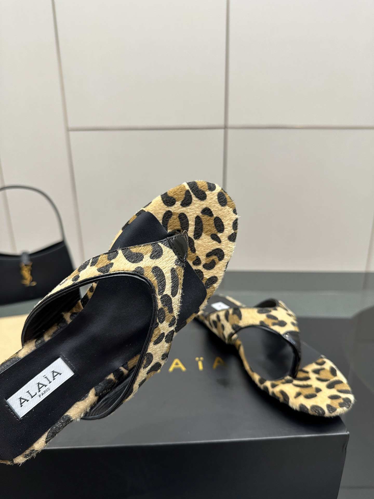 UA Alaia Triangle Flat Slides(Customized Size 7-10 days production time)