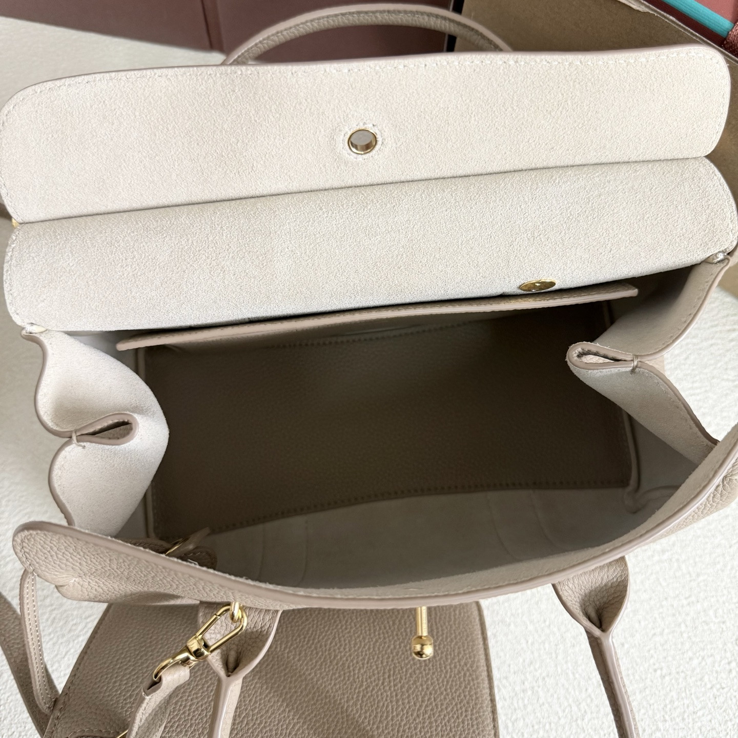 L**o p*ana loom l25 calfskin 25x18x12.5cm