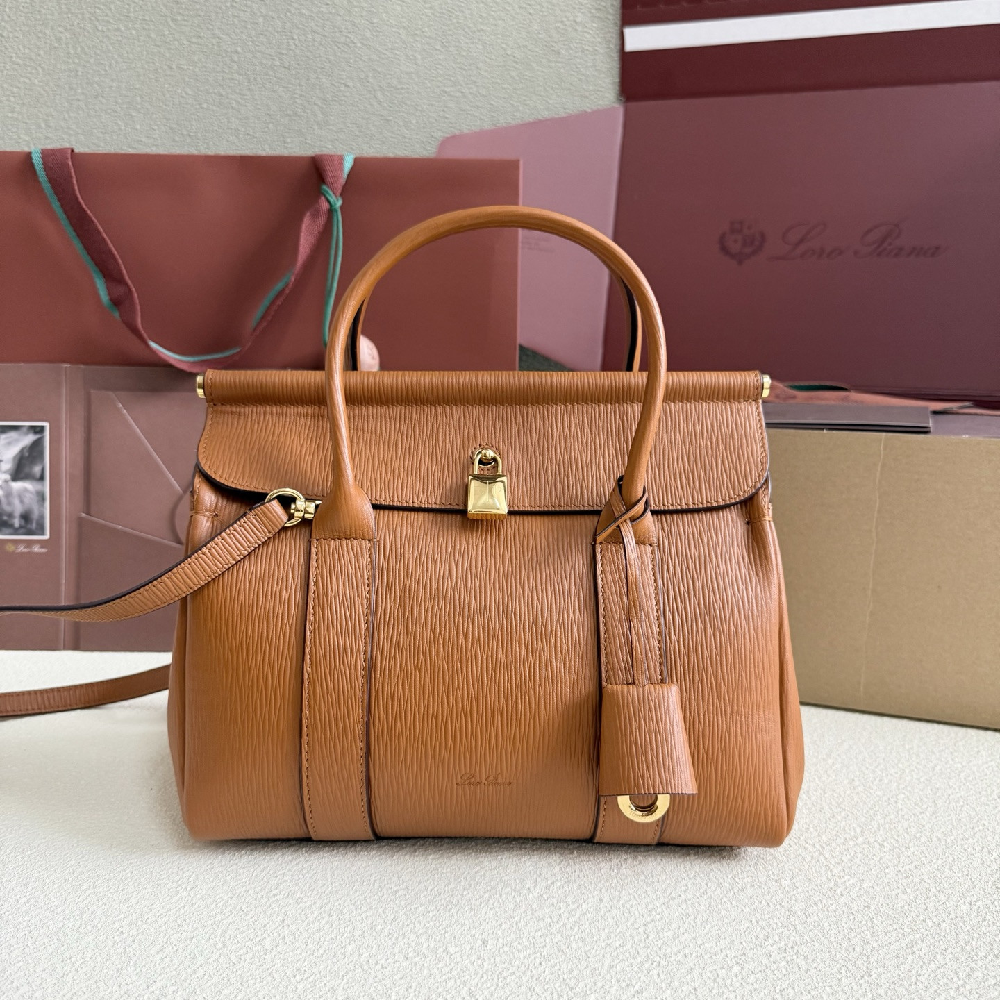 L**o p*ana loom l25 calfskin 25x18x12.5cm