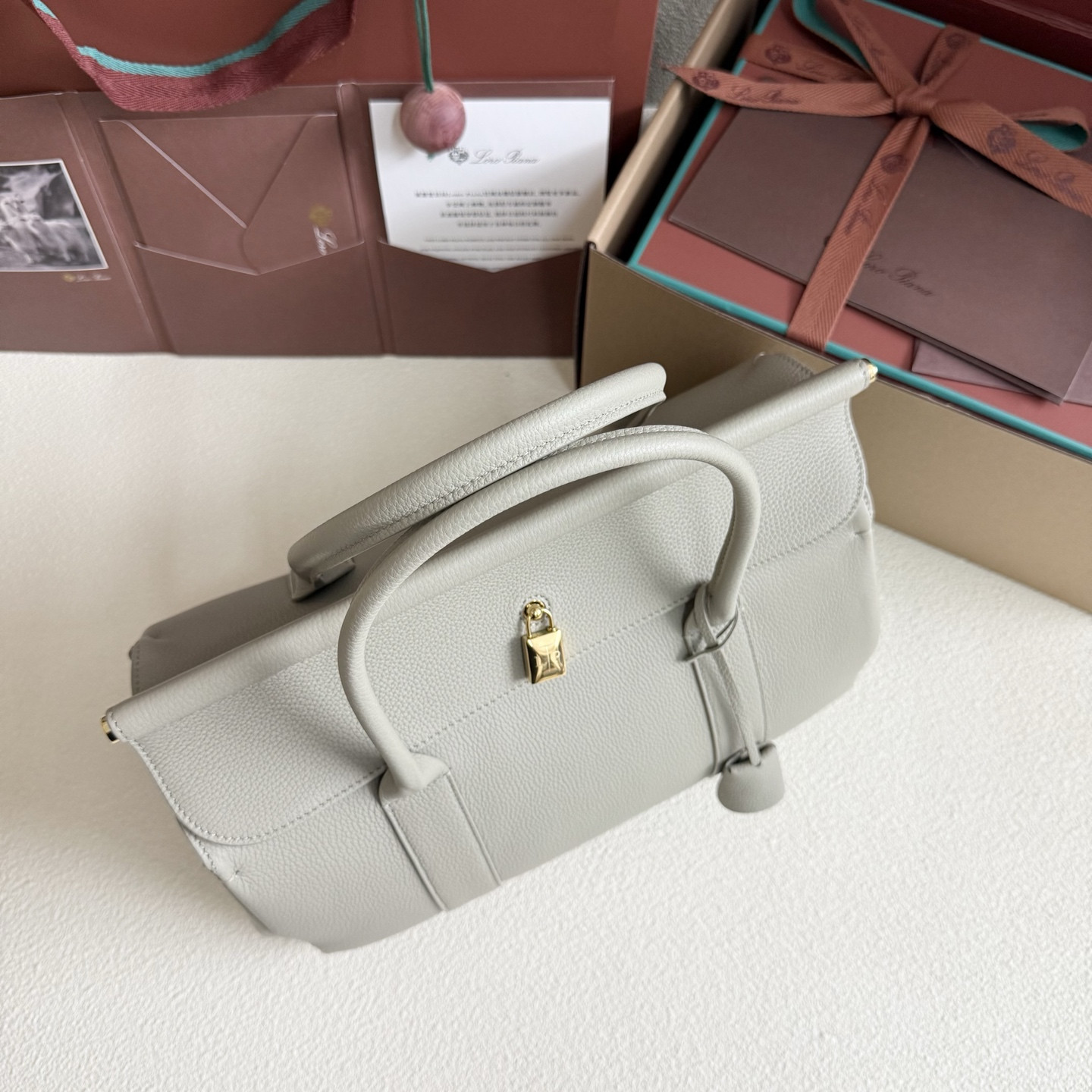 L**o p*ana loom l32 calfskin 33x23x18cm