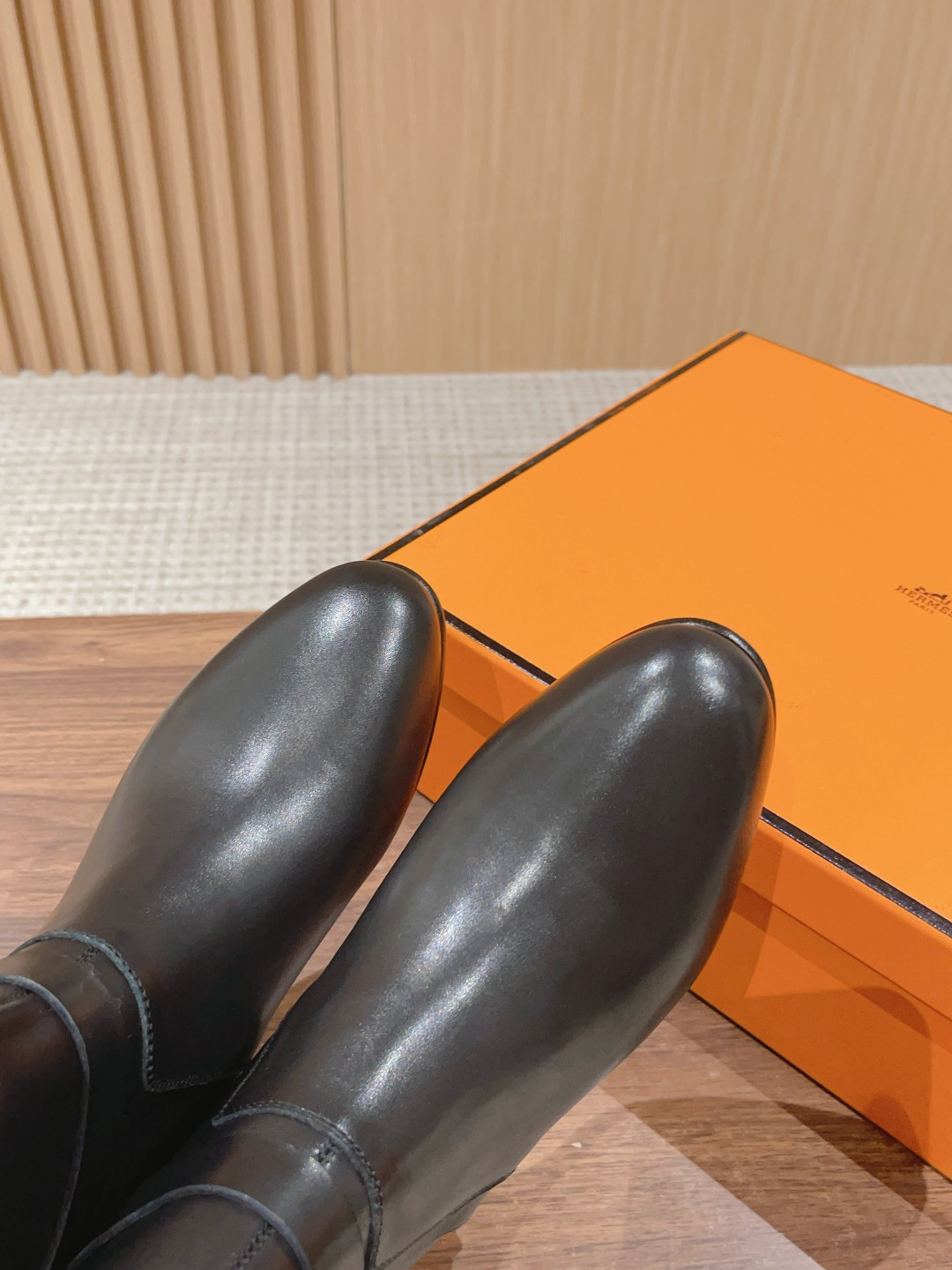 ua H**mes neo ankle boot