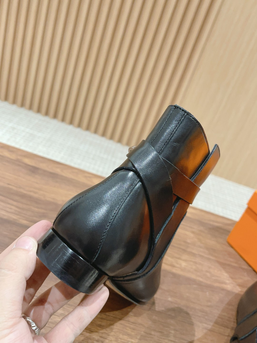 ua H**mes neo ankle boot