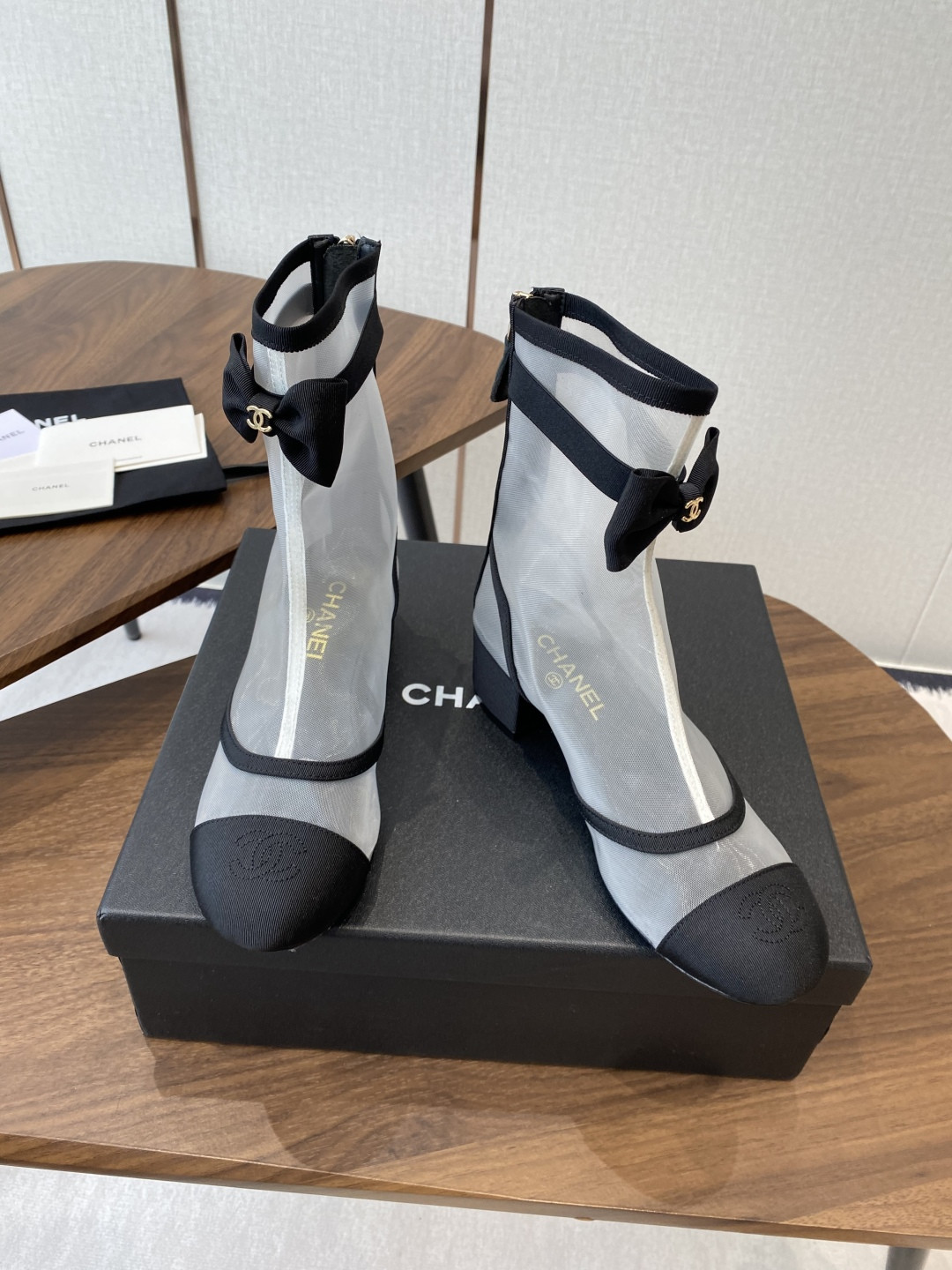 ua Ch*el short boots 5cm heel