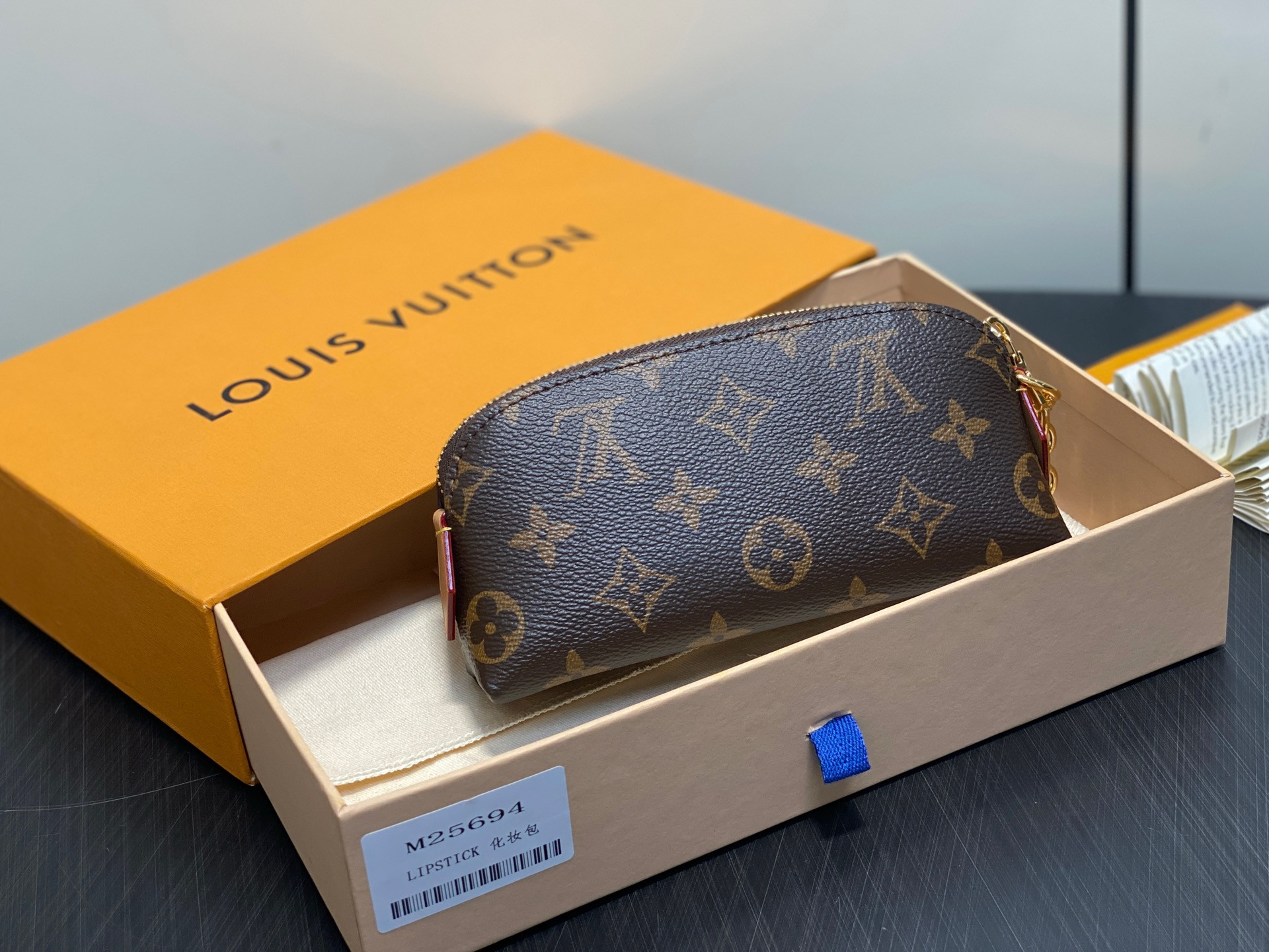 LV Cosmetic Lipstick Pouch M25694 6x3.3x11cm