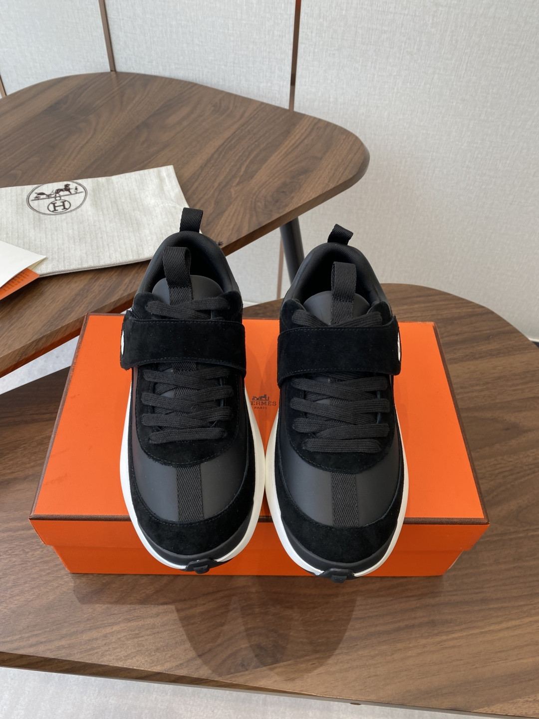 ua H**me5 loop sneaker