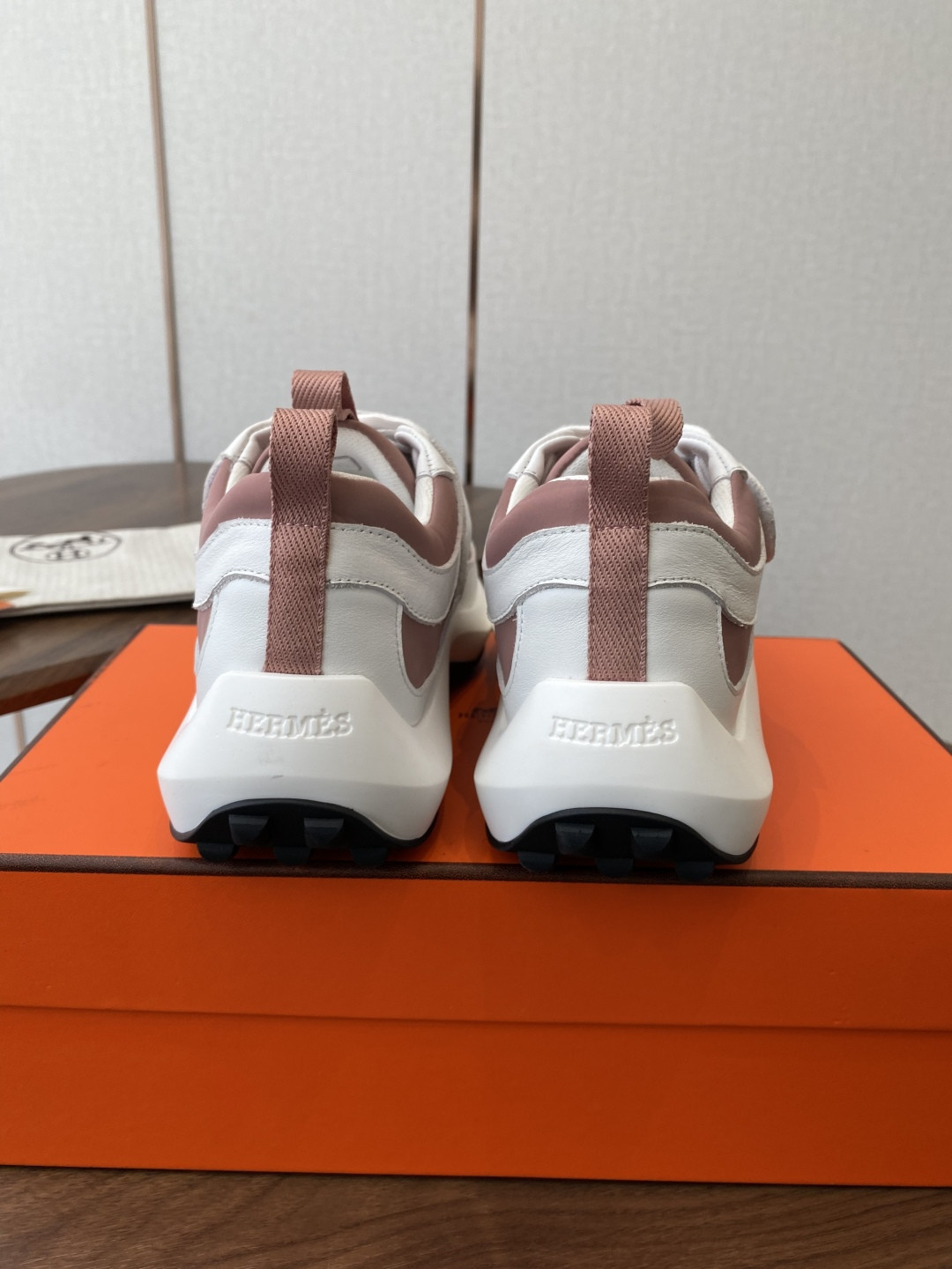 ua H**me5 loop sneaker